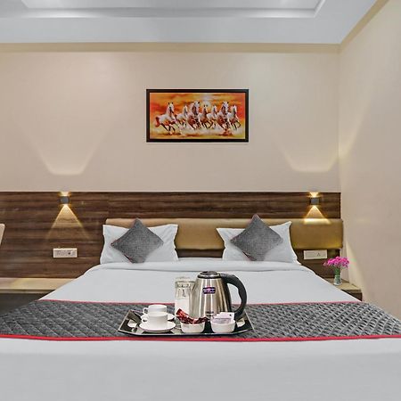 Townhouse 1150 Hotel Dayal Palace Chinhat Eksteriør billede