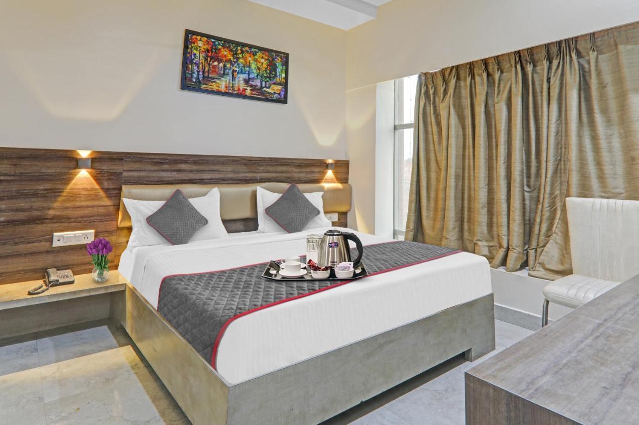 Townhouse 1150 Hotel Dayal Palace Chinhat Eksteriør billede