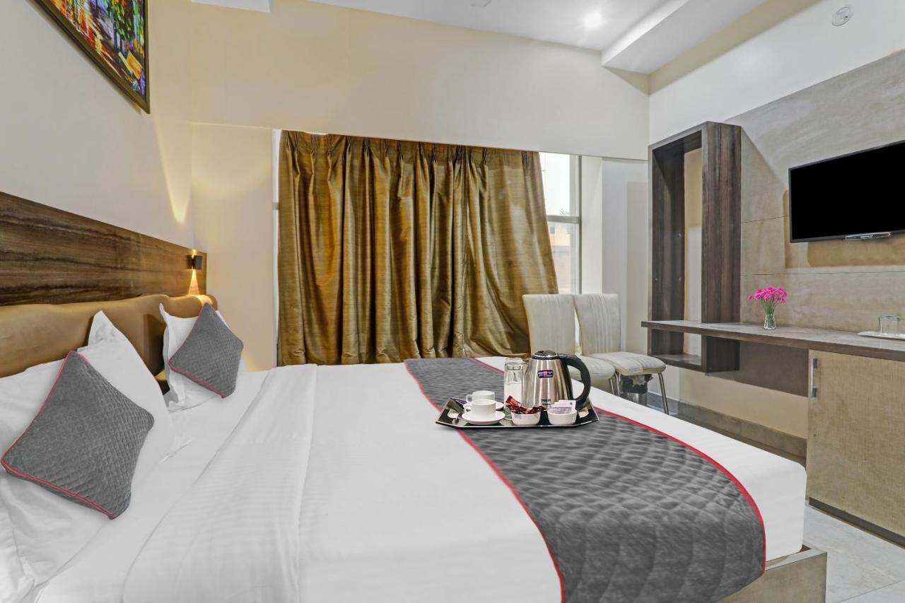 Townhouse 1150 Hotel Dayal Palace Chinhat Eksteriør billede