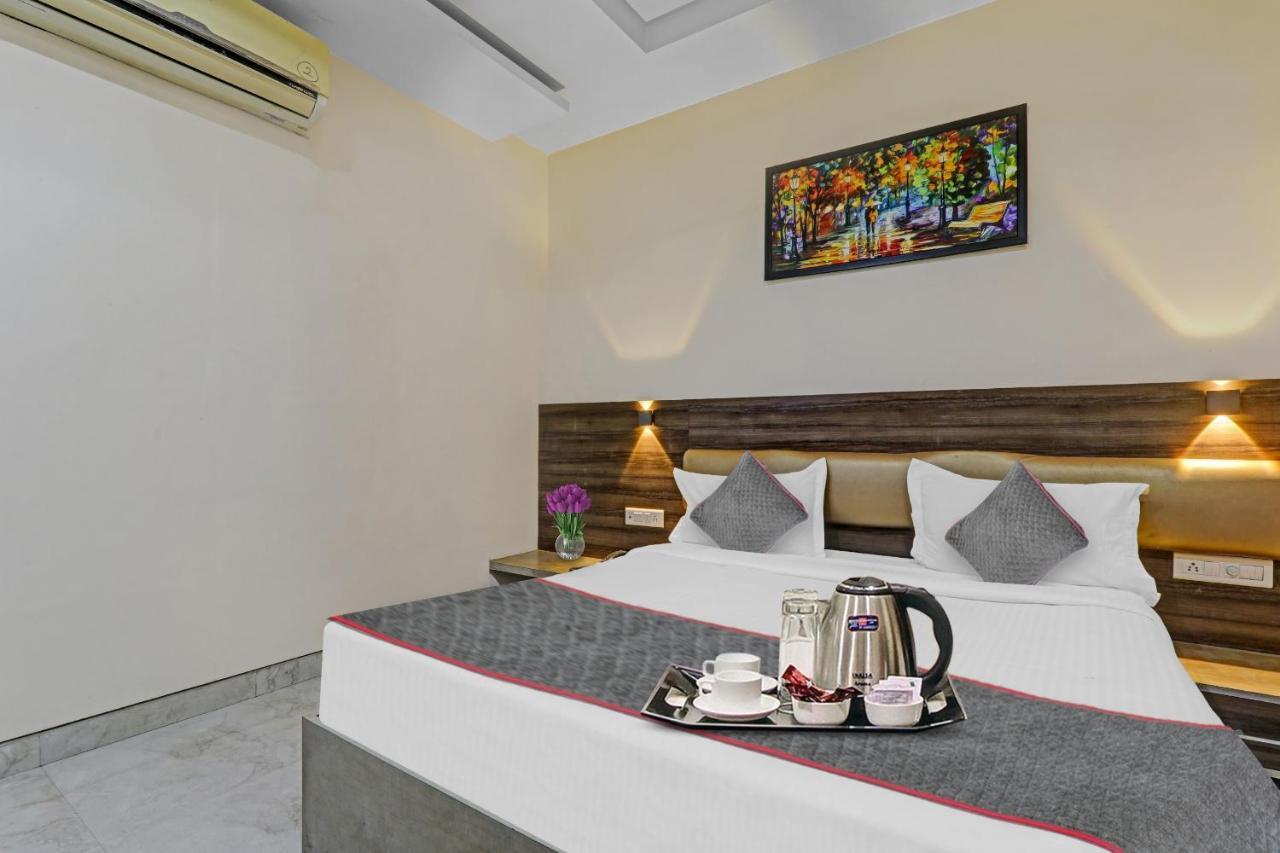 Townhouse 1150 Hotel Dayal Palace Chinhat Eksteriør billede