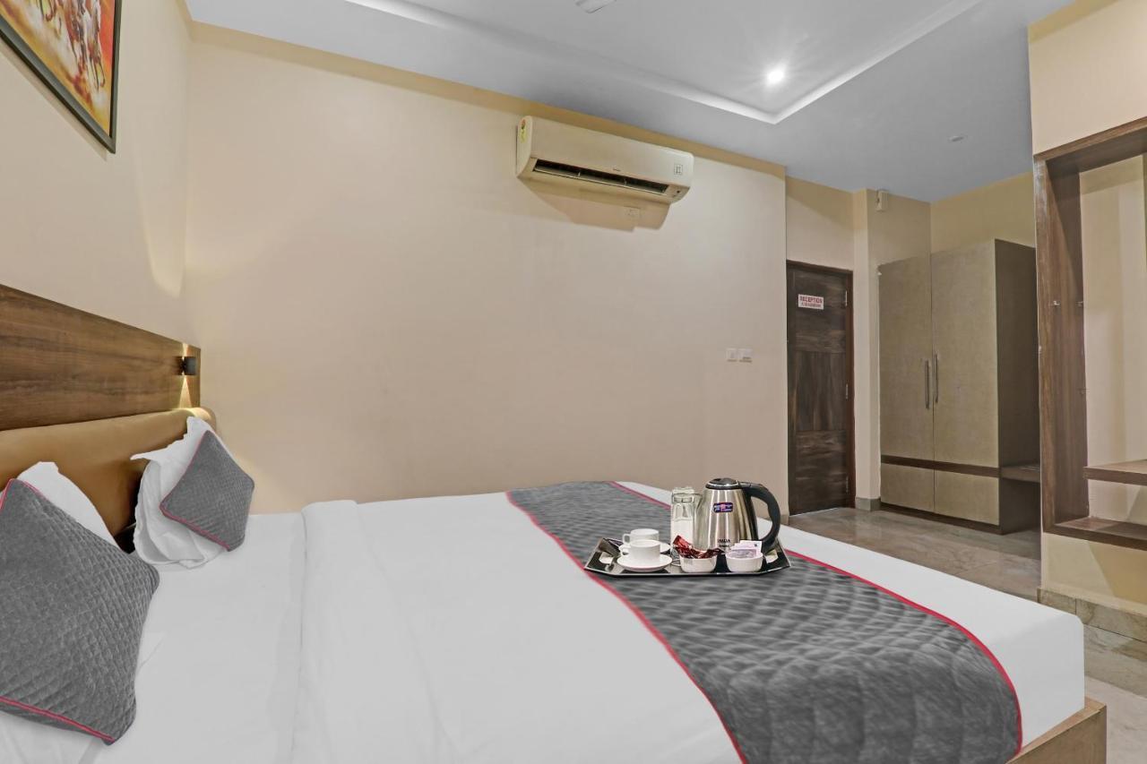 Townhouse 1150 Hotel Dayal Palace Chinhat Eksteriør billede