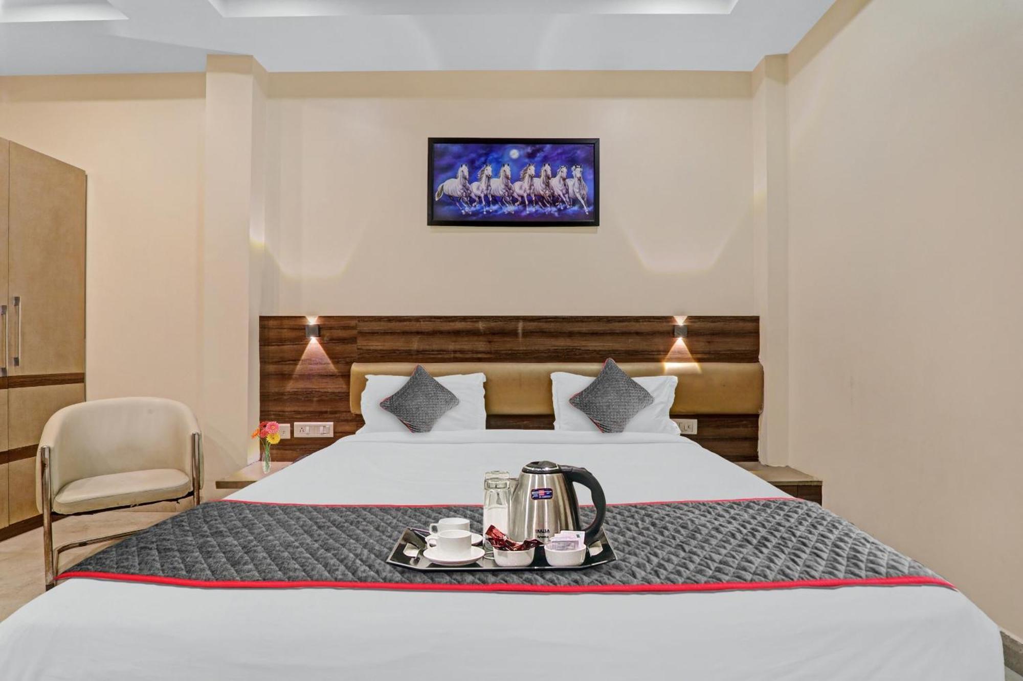 Townhouse 1150 Hotel Dayal Palace Chinhat Eksteriør billede